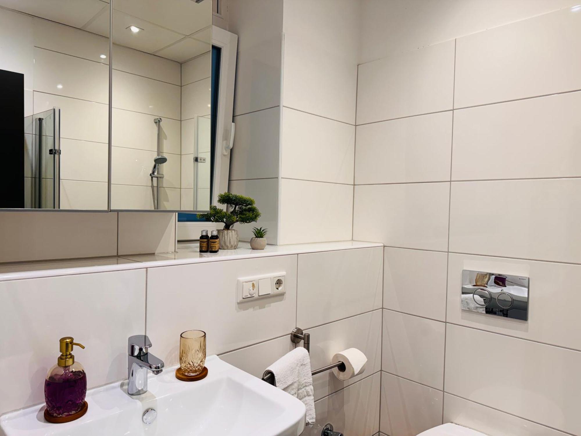 Klassen Stay - Designer Altbau Apartment Mit 2 Zimmer - Naehe Zentrum Und Rhein Coblenza Esterno foto