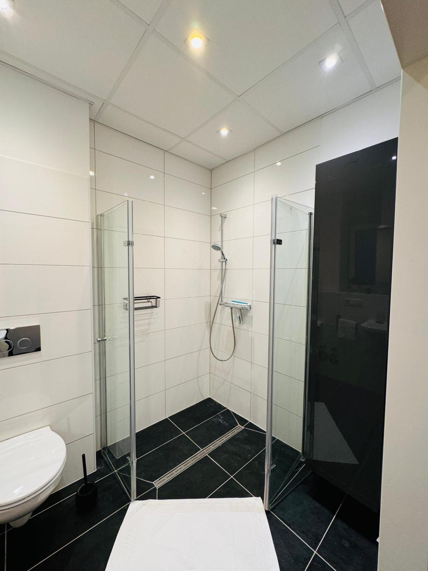Klassen Stay - Designer Altbau Apartment Mit 2 Zimmer - Naehe Zentrum Und Rhein Coblenza Esterno foto